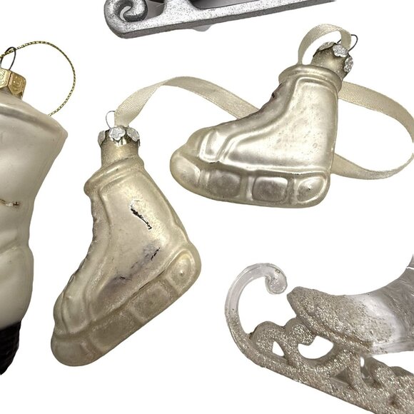 15 Vintage Ice Skates Skating Skater Ornaments Mixed Lot Blown Glass Plastic - Picture 11 of 15